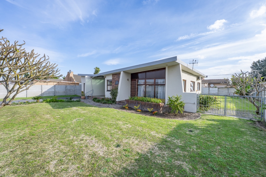 4 Bedroom Property for Sale in Morgenster Western Cape